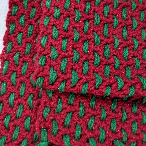 NEW Sparkly Woven Crochet Scarf Red Green Fringe OOAK HANDCRAFTED - Picture 7 of 8